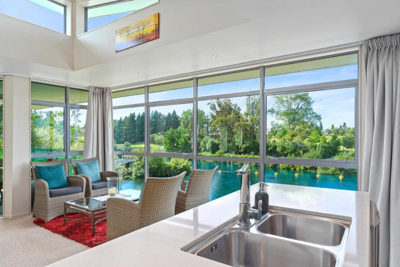 Two Views Taupo Apartment Bagian luar foto